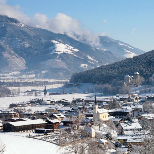 Dorpje Kaprun in de winter