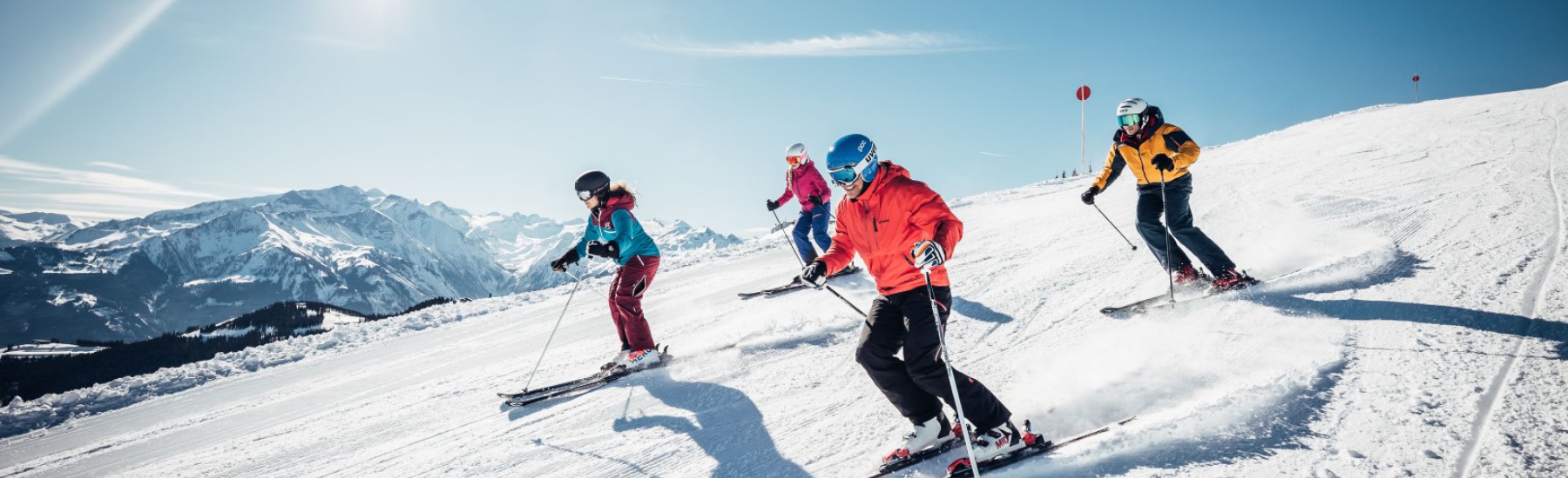Skiers op de piste in Zell am See